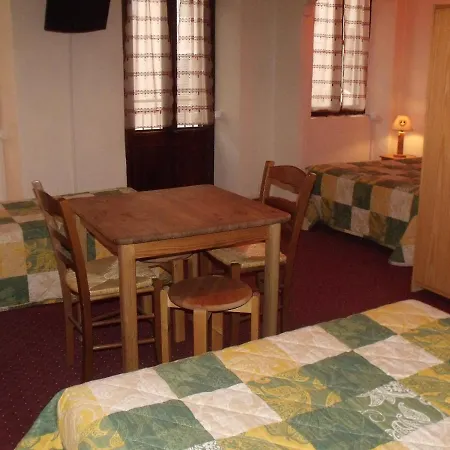 Du Faubourg Hotel 2*